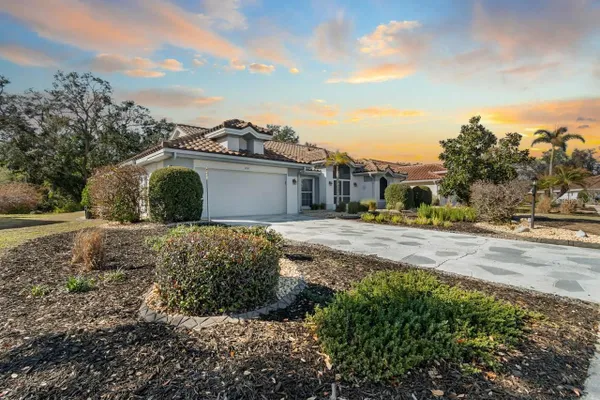 Property Slideshow image 2 of 63 | 2021 berry roberts dr, Sun City Center, FL, 33573