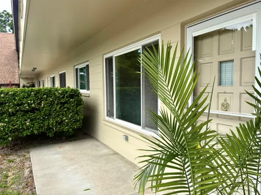 Property Slideshow image 2 of 38 | 2295 belgian ln 7, Clearwater, FL, 33763