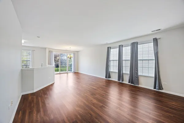 Property Slideshow image 3 of 19 | 13522 wildwood ln, Huntley, IL, 60142