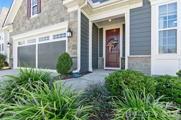 Property Slideshow image 2 of 48 | 12508 old iron ln, Charlotte, NC, 28215