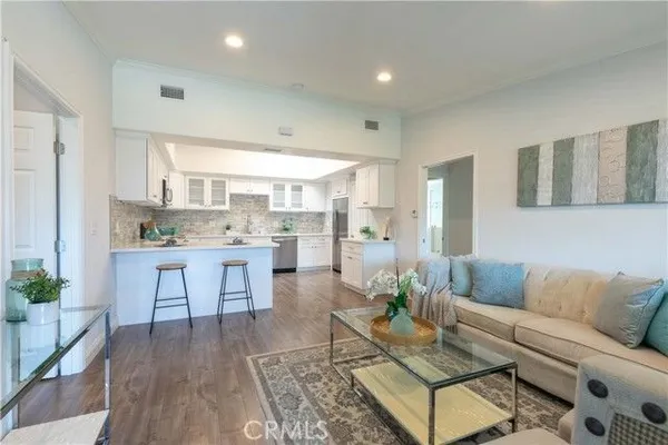 Property Slideshow image 2 of 51 | 1221 knollwood m4 47h, Seal Beach, CA, 90740