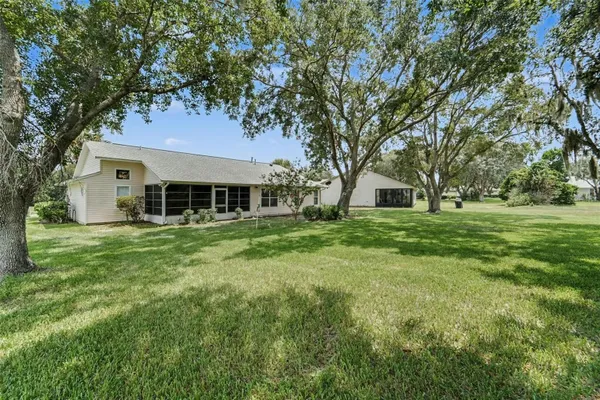 Property Slideshow image 2 of 31 | 26166 newcombe cir, Leesburg, FL, 34748