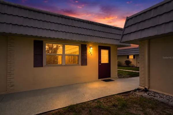 Property Slideshow image 2 of 23 | 1801 bedford ter 227, Sun City Center, FL, 33573