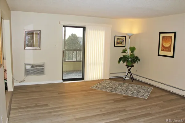 Property Slideshow image 3 of 22 | 13890 e marina dr apt 612, Aurora, CO, 80014