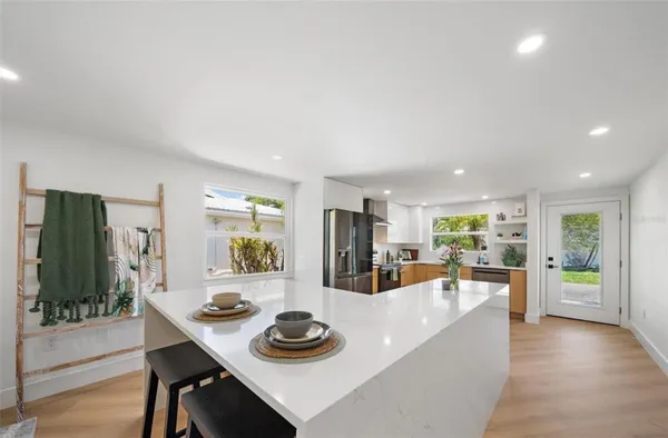 Property Slideshow image 2 of 46 | 578 spanish dr, Longboat Key, FL, 34228