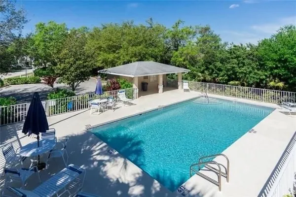 Property Slideshow image 2 of 11 | 295 fareham dr, Venice, FL, 34293