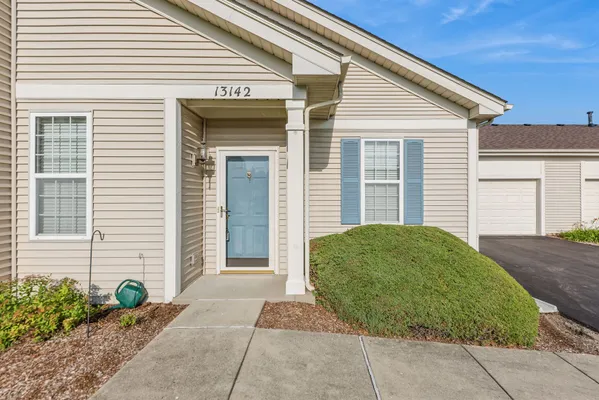Property Slideshow image 2 of 26 | 13142 w sheffield ln, Beach Park, IL, 60083