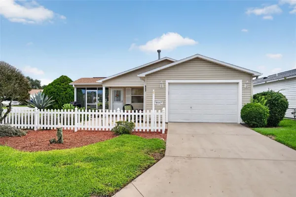 Property Slideshow image 3 of 34 | 8242 se 169th palownia loop, The Villages, FL, 32162