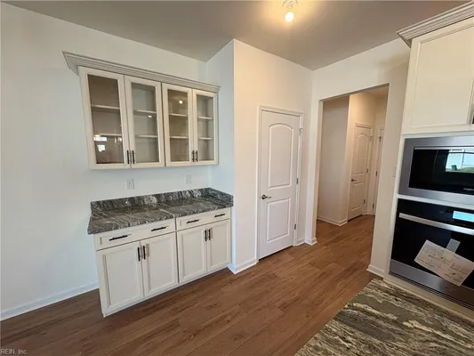 Property Slideshow image 2 of 29 | 104 cathedral st 39-1, Smithfield, VA, 23430