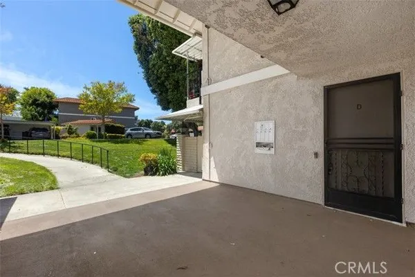 Property Slideshow image 3 of 41 | 2182 via puerta d, Laguna Woods, CA, 92637