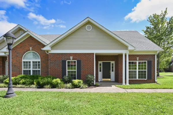 Property Slideshow image 2 of 60 | 5 hosier ct, Lebanon, TN, 37087