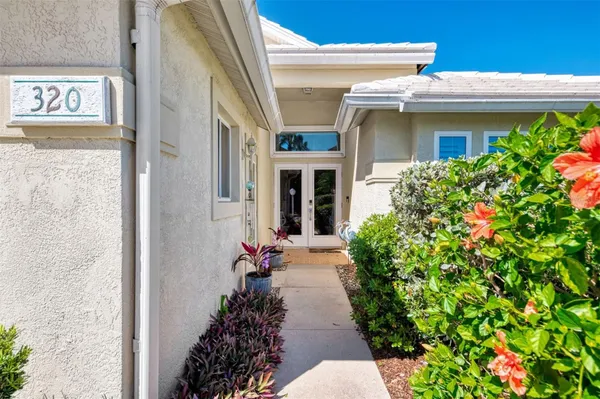 Property Slideshow image 3 of 55 | 320 bermuda ct 10, Venice, FL, 34293