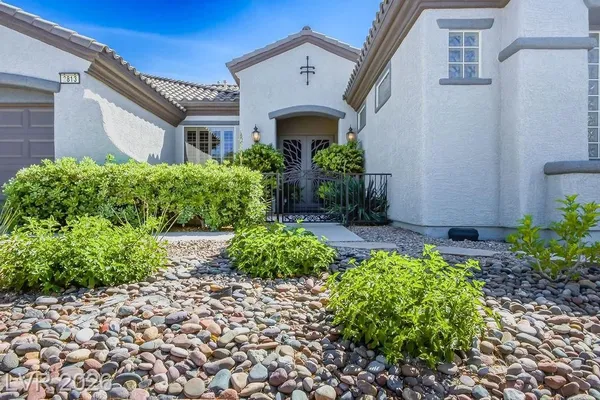 Property Slideshow image 3 of 44 | 2813 winslow springs dr, Henderson, NV, 89052