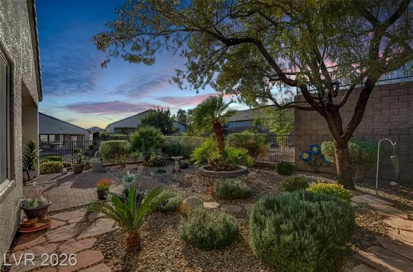 Property Slideshow image 2 of 71 | 2576 flare star dr, Henderson, NV, 89044