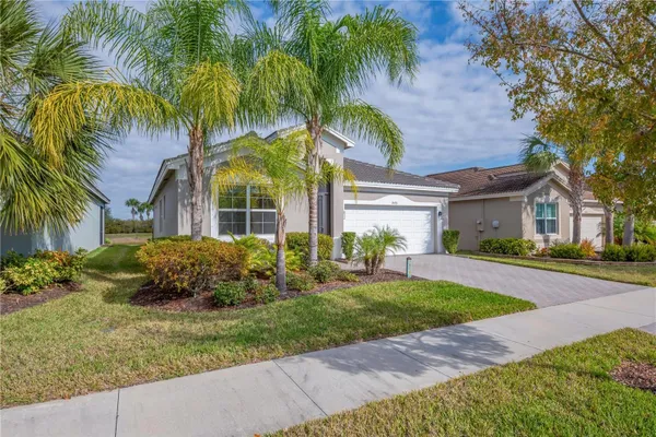 Property Slideshow image 2 of 42 | 15433 santa pola dr, Wimauma, FL, 33598