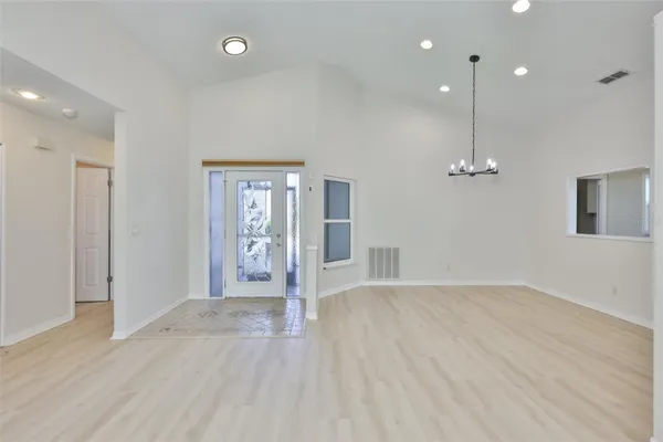 Property Slideshow image 3 of 40 | 235 linger ln, Sun City Center, FL, 33573