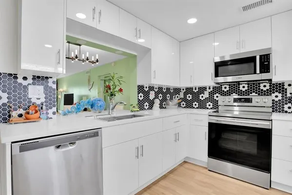 Property Slideshow image 3 of 32 | 4402 martinique ct l3, Coconut Creek, FL, 33066