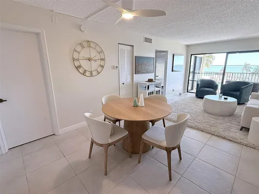 Property Slideshow image 3 of 33 | 6322 palma del mar blvd 213, St Petersburg, FL, 33715