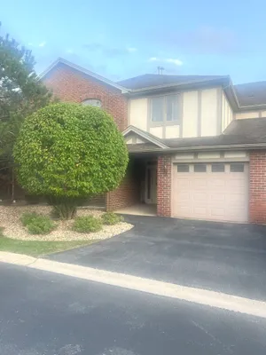 Property Slideshow image 3 of 33 | 6243 misty pines dr 1, Tinley Park, IL, 60477