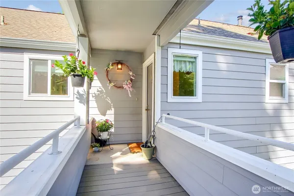 Property Slideshow image 2 of 23 | 4114 providence point dr 2014, Issaquah, WA, 98029