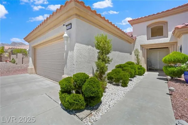 Property Slideshow image 2 of 49 | 10300 linfield pl, Las Vegas, NV, 89134