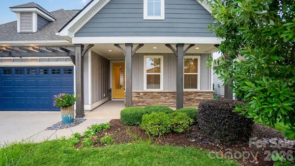 Property Slideshow image 3 of 48 | 5201 looking glass trl, Denver, NC, 28037