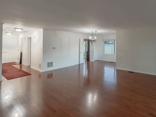 Property Slideshow image 2 of 20 | 245 timber ridge ln # 245, Lake Barrington, IL, 60010