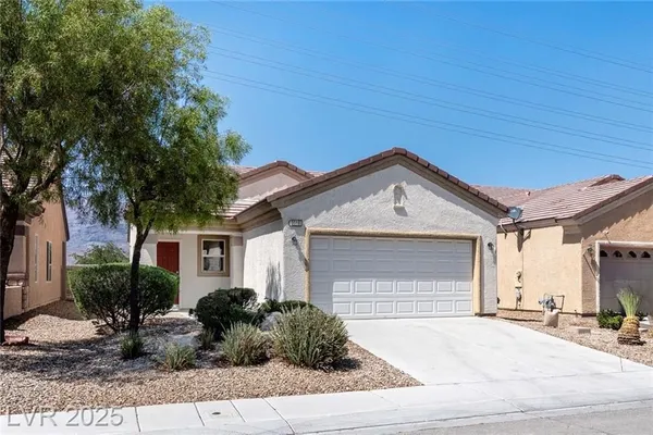 Property Slideshow image 3 of 36 | 3516 herring gull ln, North Las Vegas, NV, 89084