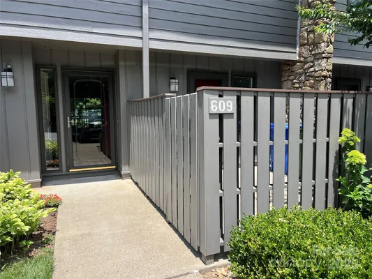 Property Slideshow image 3 of 35 | 609 crowfields ln, Asheville, NC, 28803