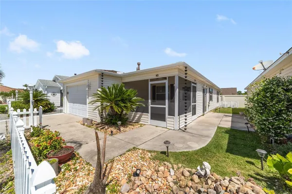 Property Slideshow image 3 of 40 | 2403 baton pl, The Villages, FL, 32162