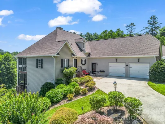 Property Slideshow image 2 of 48 | 29 spring heights ct, Hendersonville, NC, 28791