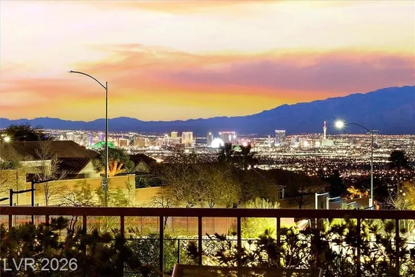 Property Slideshow image 2 of 80 | 2232 canyonville dr, Henderson, NV, 89044