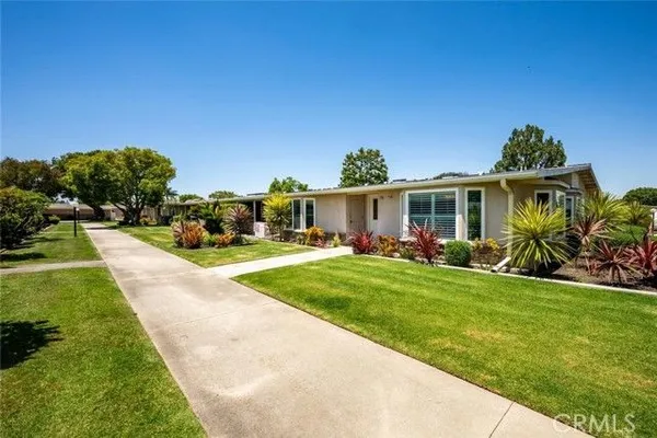 Property Slideshow image 2 of 42 | 1800 sunningdale rd 18a, Seal Beach, CA, 90740