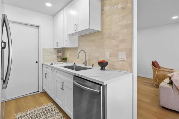 Property Slideshow image 3 of 18 | 3910 san lorenzo ct, Oceanside, CA, 92057