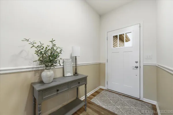 Property Slideshow image 2 of 19 | 1212 ardmoor dr, Crystal Lake, IL, 60012