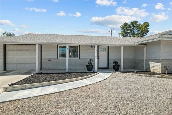 Property Slideshow image 2 of 32 | 26750 oakmont dr, Menifee, CA, 92586