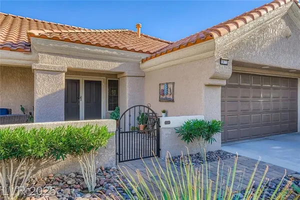 Property Slideshow image 3 of 22 | 2812 lotus hill dr, Las Vegas, NV, 89134