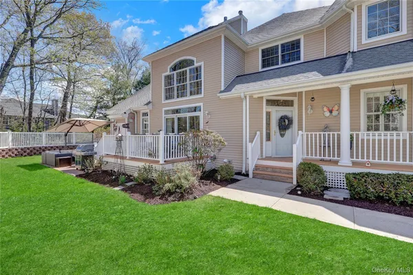 Property Slideshow image 3 of 43 | 58 blair rd 58, Brookhaven, NY, 11733