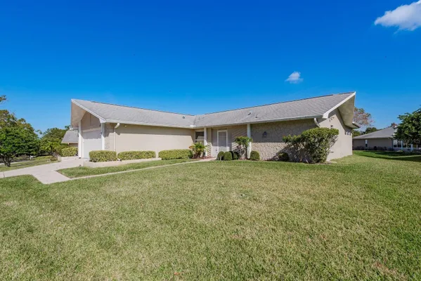 Property Slideshow image 3 of 82 | 3129 brunswick cir, Palm Harbor, FL, 34684