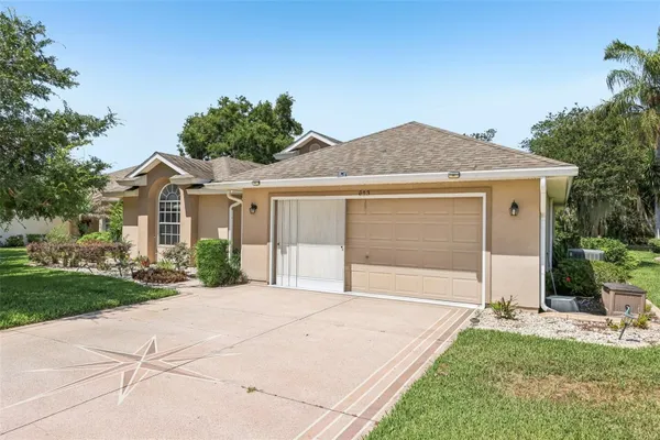 Property Slideshow image 2 of 52 | 623 juniper way, Tavares, FL, 32778