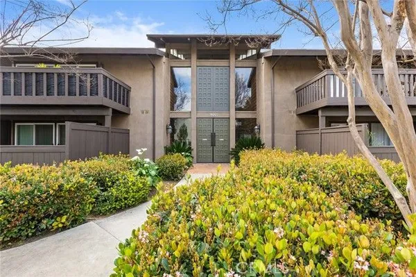 Property Slideshow image 2 of 35 | 28661 via las flores 304, Murrieta, CA, 92563