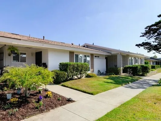 Property Slideshow image 2 of 39 | 3660 vista campana 37, Oceanside, CA, 92057
