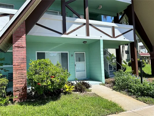 Property Slideshow image 2 of 60 | 2042 australia way 28, Clearwater, FL, 33763