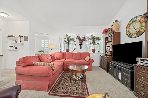 Property Slideshow image 3 of 35 | 1193 heathrow ln, Aurora, IL, 60502