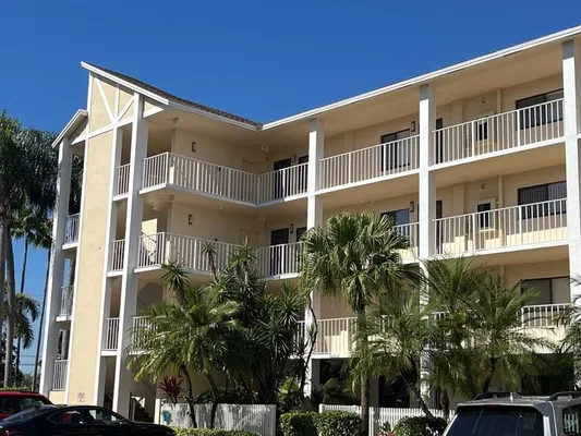 Property Slideshow image 3 of 71 | 7351 kinghurst dr 302, Delray Beach, FL, 33446