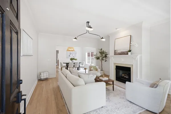 Property Slideshow image 3 of 29 | 215 wrennewood ln, Franklin, TN, 37064