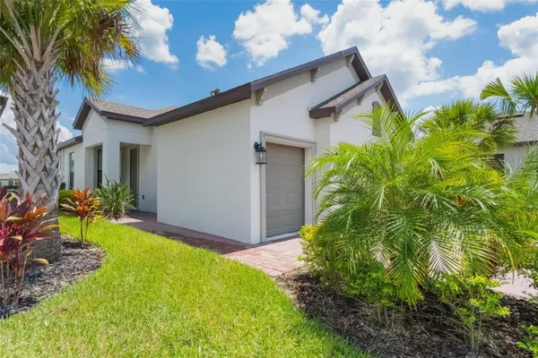 Property Slideshow image 2 of 46 | 1062 umbria dr, Kissimmee, FL, 34759