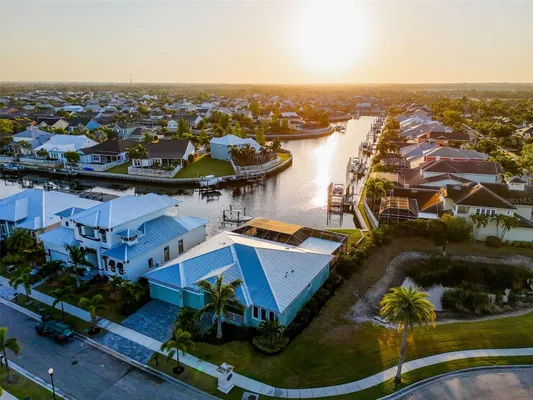 Property Slideshow image 3 of 88 | 5603 tybee island dr, Apollo Beach, FL, 33572