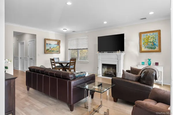 Property Slideshow image 3 of 32 | 709 breton way, Glen Cove, NY, 11542