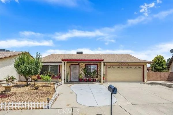 Property Slideshow image 2 of 30 | 27958 foxfire st, Menifee, CA, 92586